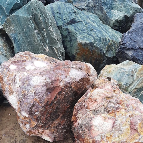 Ландшафтные глыбы красно-фиолетовые 200-1000 килограмм купить в Туапсе