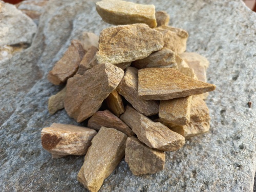 Златолит жёлтый декоративная каменная крошка купить в Туапсе