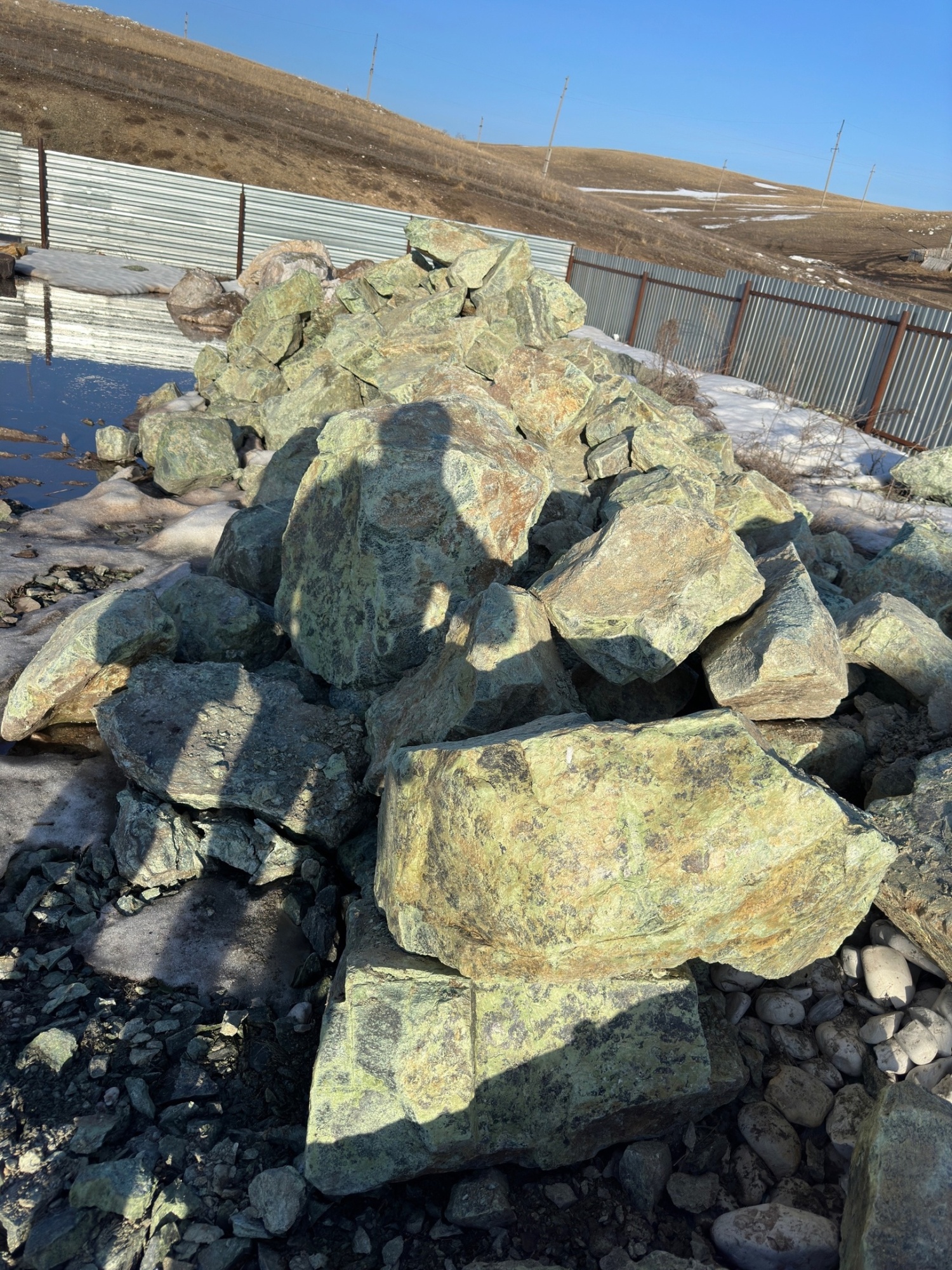 Камни для ландшафтного дизайна зелёные 10-60 килограмм купить в Туапсе