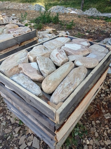 Златолит жёлтый, жёлто-зелёный глыбки и валуны для ланшафтного дизайна купить в Туапсе