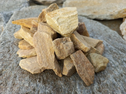 Златолит жёлтый декоративная каменная крошка купить в Туапсе