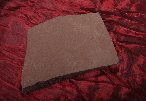 Плитняк лемезит бордовый для цоколя 1,5-2 см купить в Туапсе