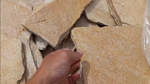 Плитняк златолит жёлтый золотистый для отмостки купить в Туапсе