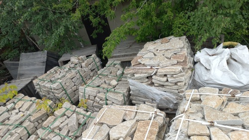 Гранитный плитняк галтованный для парковки купить в Туапсе