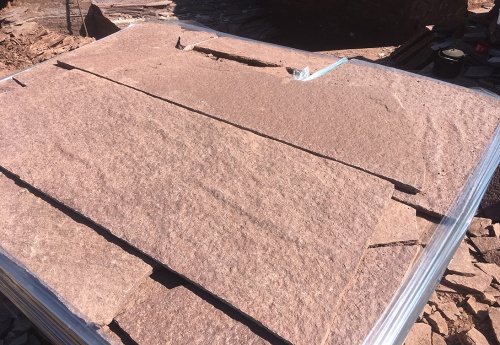 Плитняк лемезит бордовый для цоколя 1,5-2 см купить в Туапсе