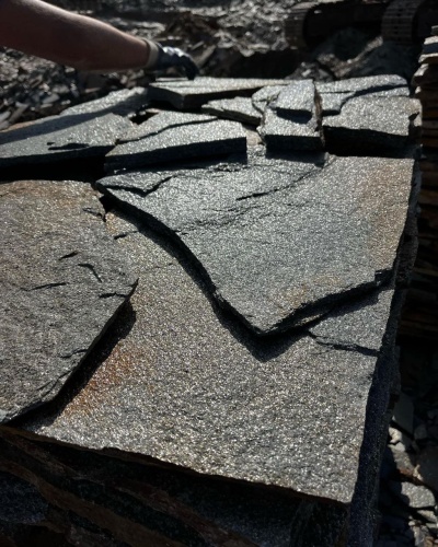 Плитняк златолит серебристый для фасада купить в Туапсе