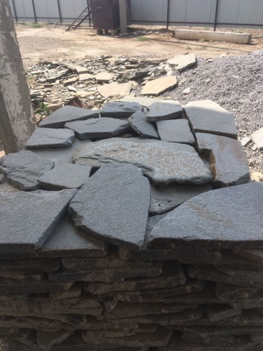 Златолит серебристый галтованный для лестниц купить в Туапсе